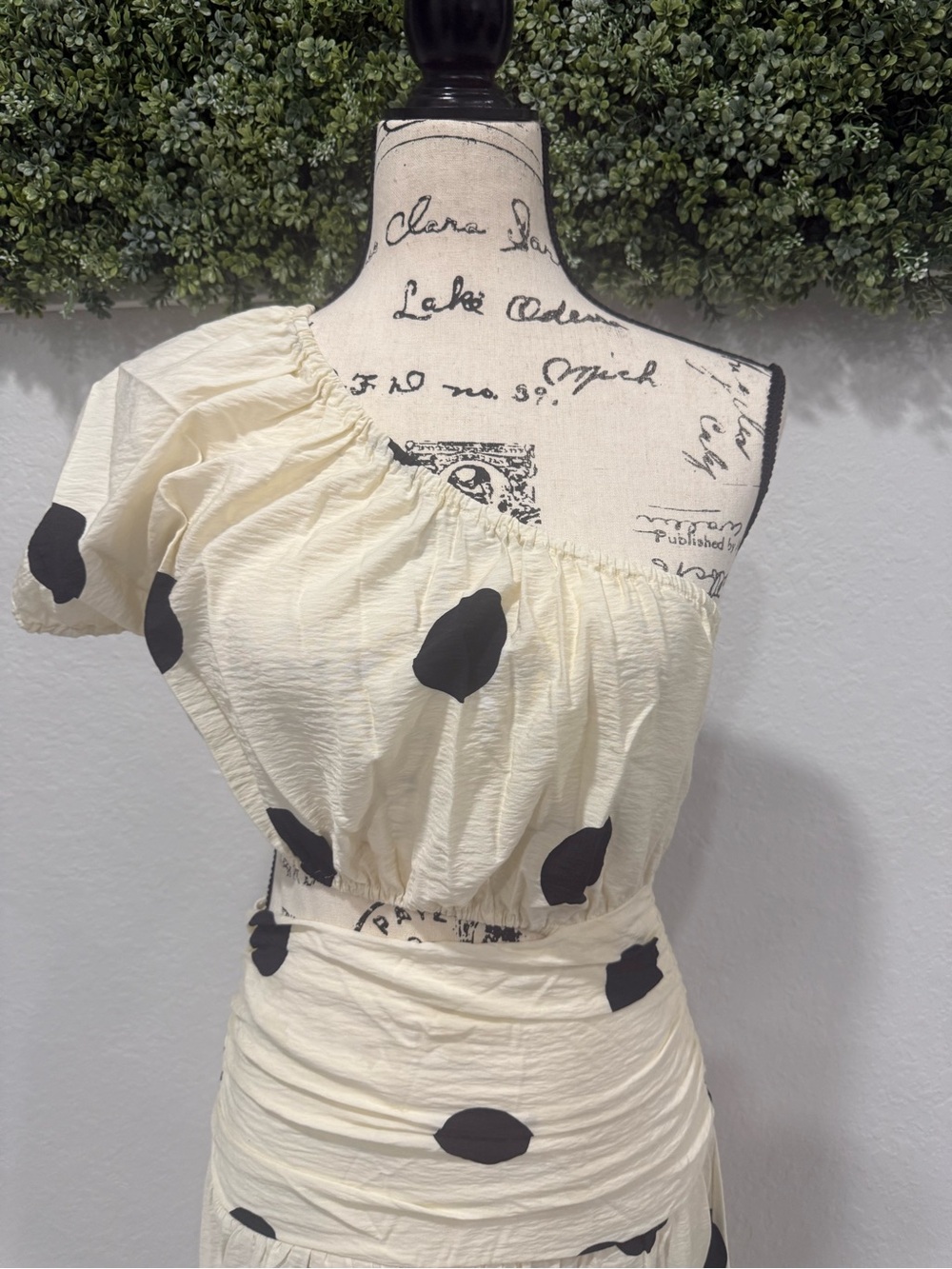 One-Shoulder Cream Maxi Dress with Black Polka Dots - Picture 3 of 7